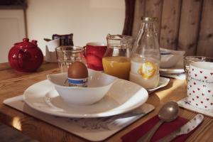 egg-breakfast-ready