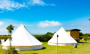 room-bell_tent-925x555-2-1
