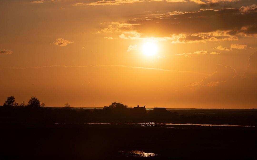 West of Wells Camping & Glamping: Sunset covering the campsite