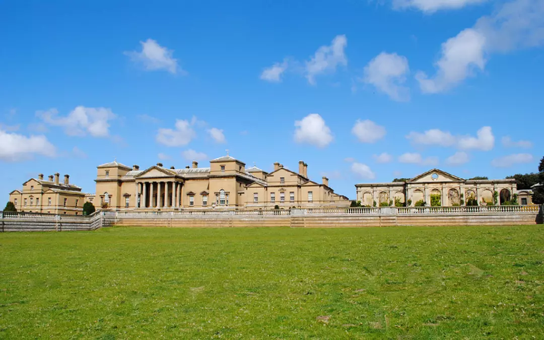 visit the iconic holkham hall and deer park whilst stay with us here in your holiday let