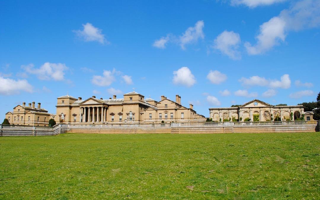 visit the iconic holkham hall and deer park whilst stay with us here in your holiday let