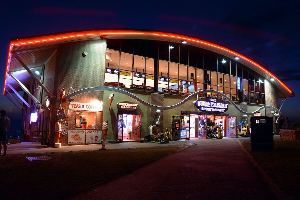 hunstanton pier family entertainment arcade at night