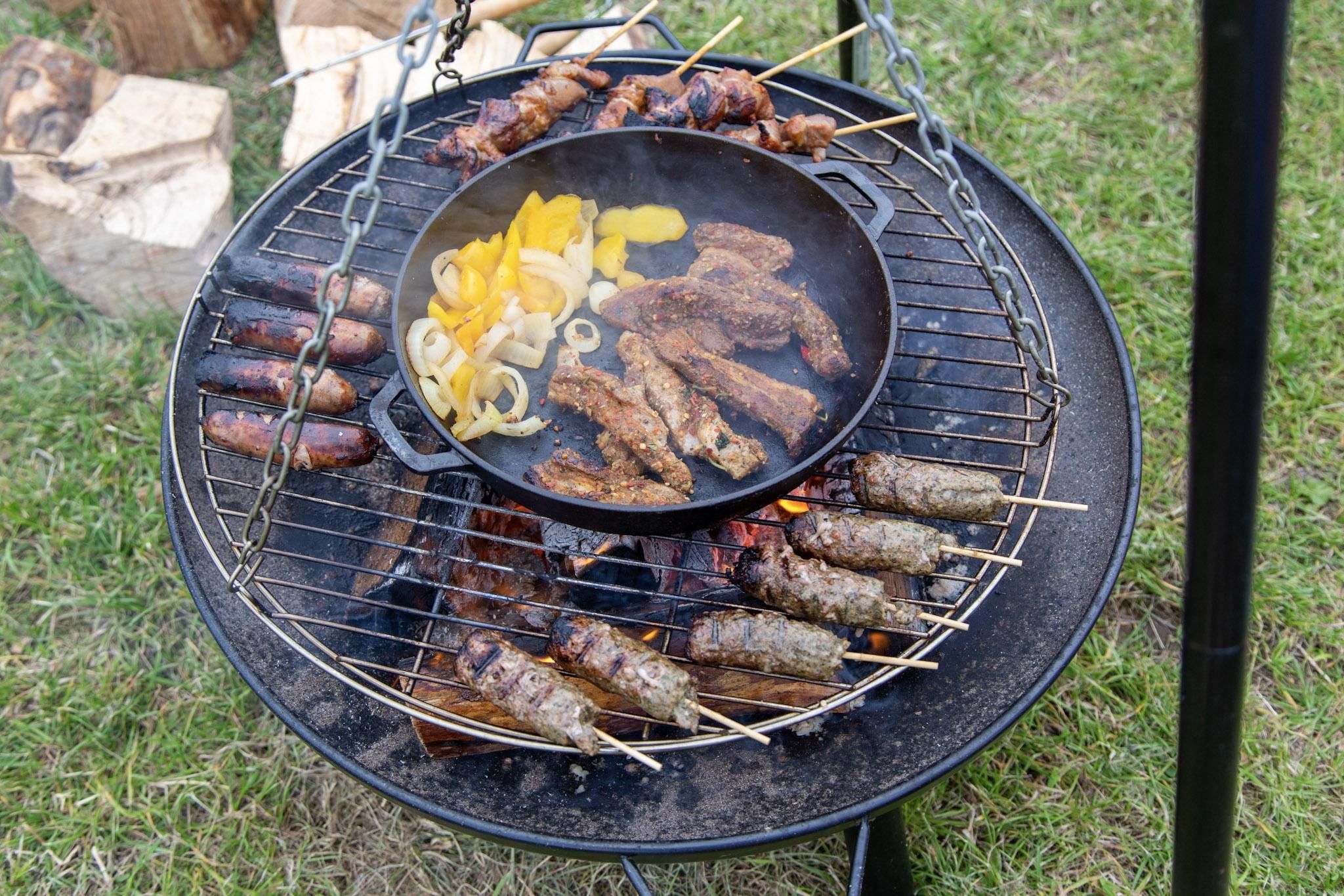 go wild camping & Glamping BBQ on a fire