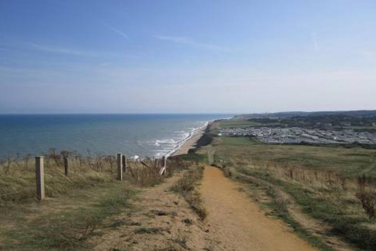 footpath looking along the coast off to west runton